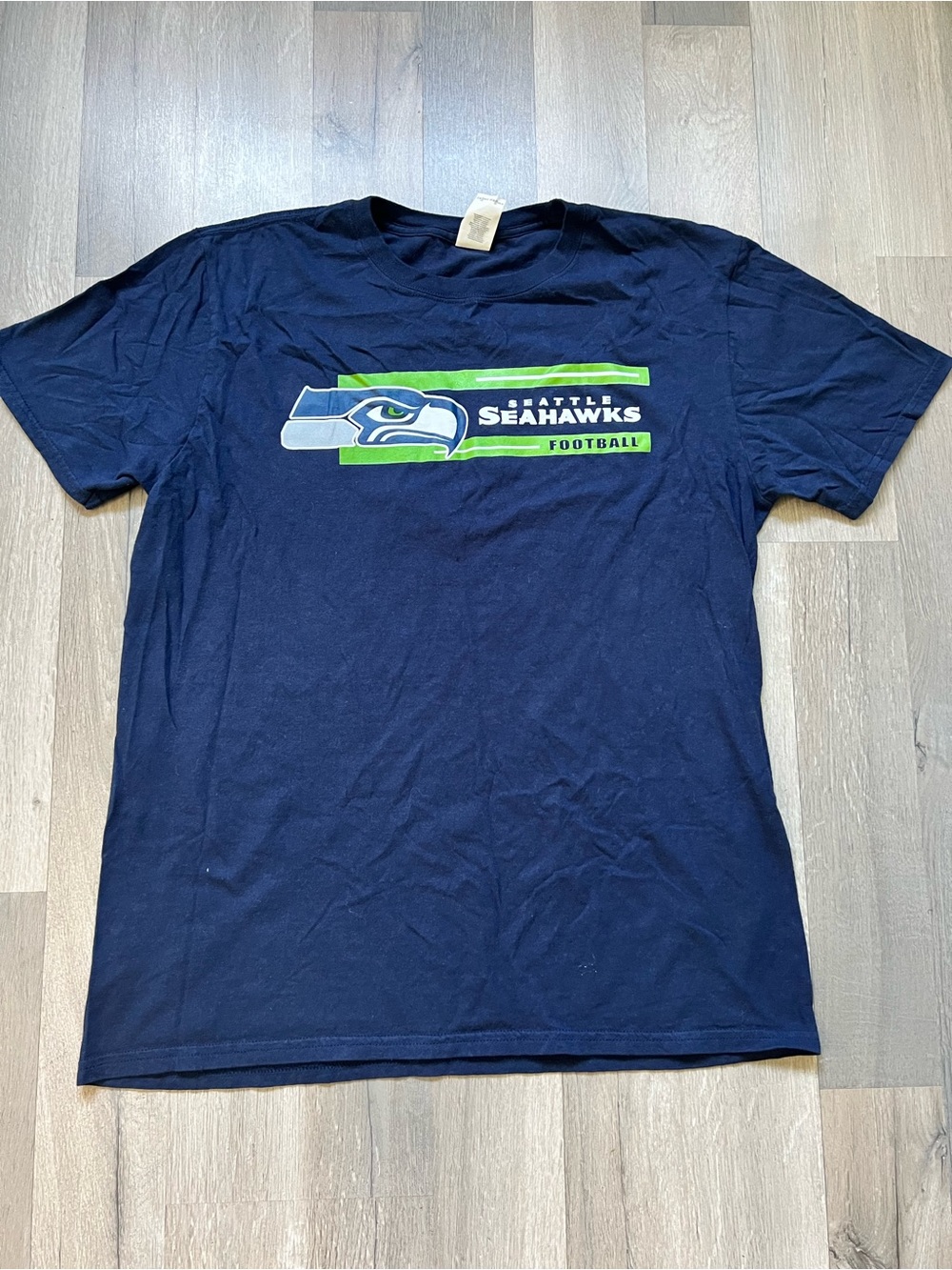 W Seattle Seahawks Football T-Shirt Large